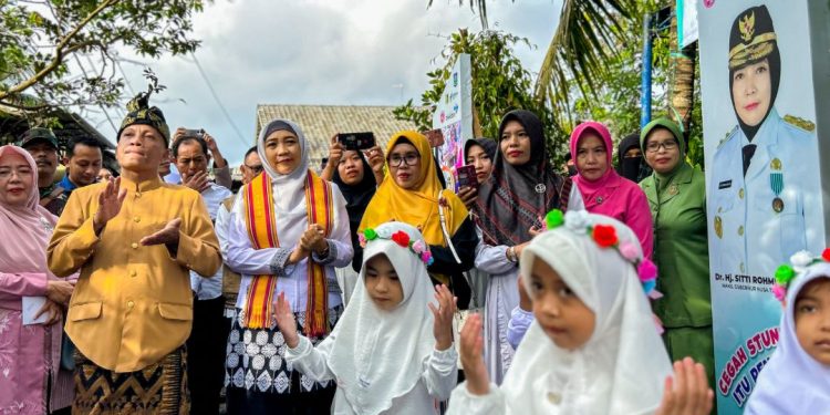 Gerakan Gotong Royong Bhakti Stunting di Lombok Timur, Ini Penekanan Wagub Umi Rohmi Bagi Kader Posyandu